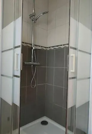 Guest house Les Lys Jolie Parentale Privative Deux Adultes Avec Sdd *