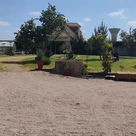 Les Lys Jolie Parentale Privative Deux Adultes Avec Sdd Guest house Pertheville-Ners