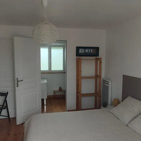 Les Lys Jolie Parentale Privative Deux Adultes Avec Sdd Guest house