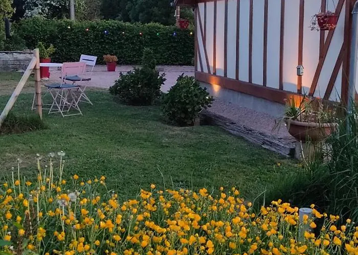 Les Lys Jolie Parentale Privative Deux Adultes Avec Sdd Maison d'hôtes